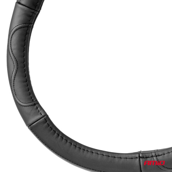 ΚΑΛΥΜΜΑ ΤΙΜΟΝΙΟΥ ΑΠΟ ΤΕΧΝΟΔΕΡΜΑ 39-41CM SWC-49-L ΣΕ ΜΑΥΡΟ ΧΡΩΜΑ ΜΕ ΜΑΥΡΕΣ ΡΑΦΕΣ AMIO - 1 ΤΕΜ. - Image 2