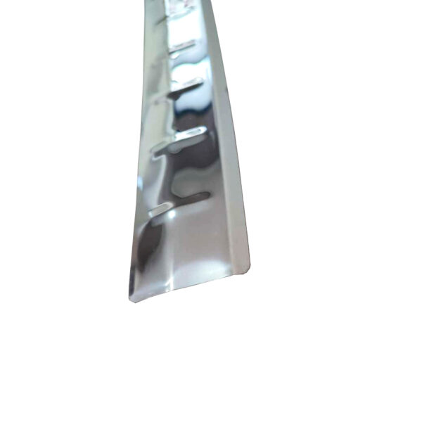 TRIM ΜΑΡΚΕ ΠΟΡΤ ΜΠΑΓΚΑΖ ΧΡΩΜΙΟ ΜΕΤΑΛΛΙΚΟ ΓΙΑ TOYOTA COROLLA 2019+ - Image 2