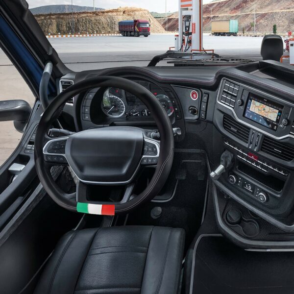 IVECO S-WAY 10/2019>/SCANIA R/S SERIE 7 11/2016> ΚΑΛΥΜΜΑ ΤΙΜΟΝΙΟΥ CLUB ΜΑΥΡΟ-ΣΗΜΑΙΑ ΙΤΑΛΙΑΣ/ΚΟΦΤΟ - Image 2