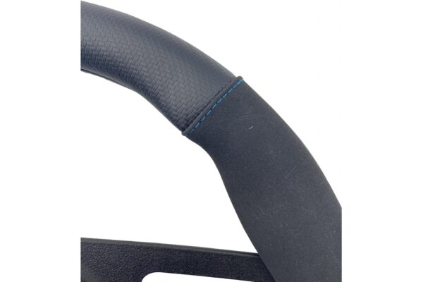ΚΑΛΥΜΜΑ ΤΙΜΟΝΙΟΥ SPORTY CARBON LOOK ΜΑΥΡΟ/ΜΠΛΕ ΟΙΚΟΛΟΓΙΚΟ ΔΕΡΜΑ 37-39cm SIMONI RACING - 1 τεμ. - Image 2